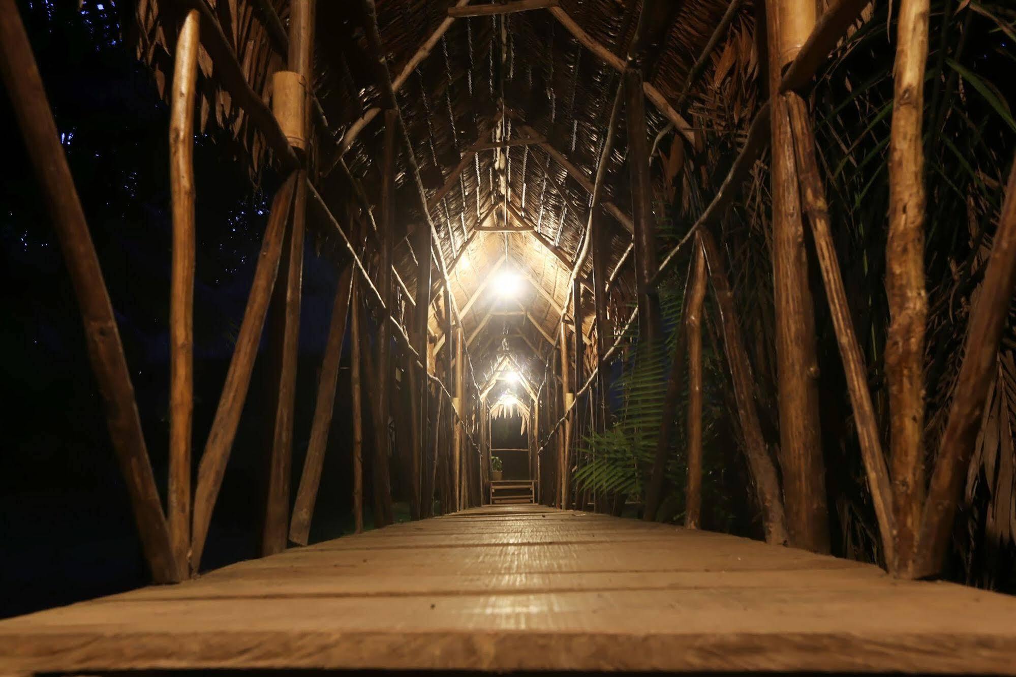 איקיטוס Maniti Expeditions Eco Lodge מראה חיצוני תמונה