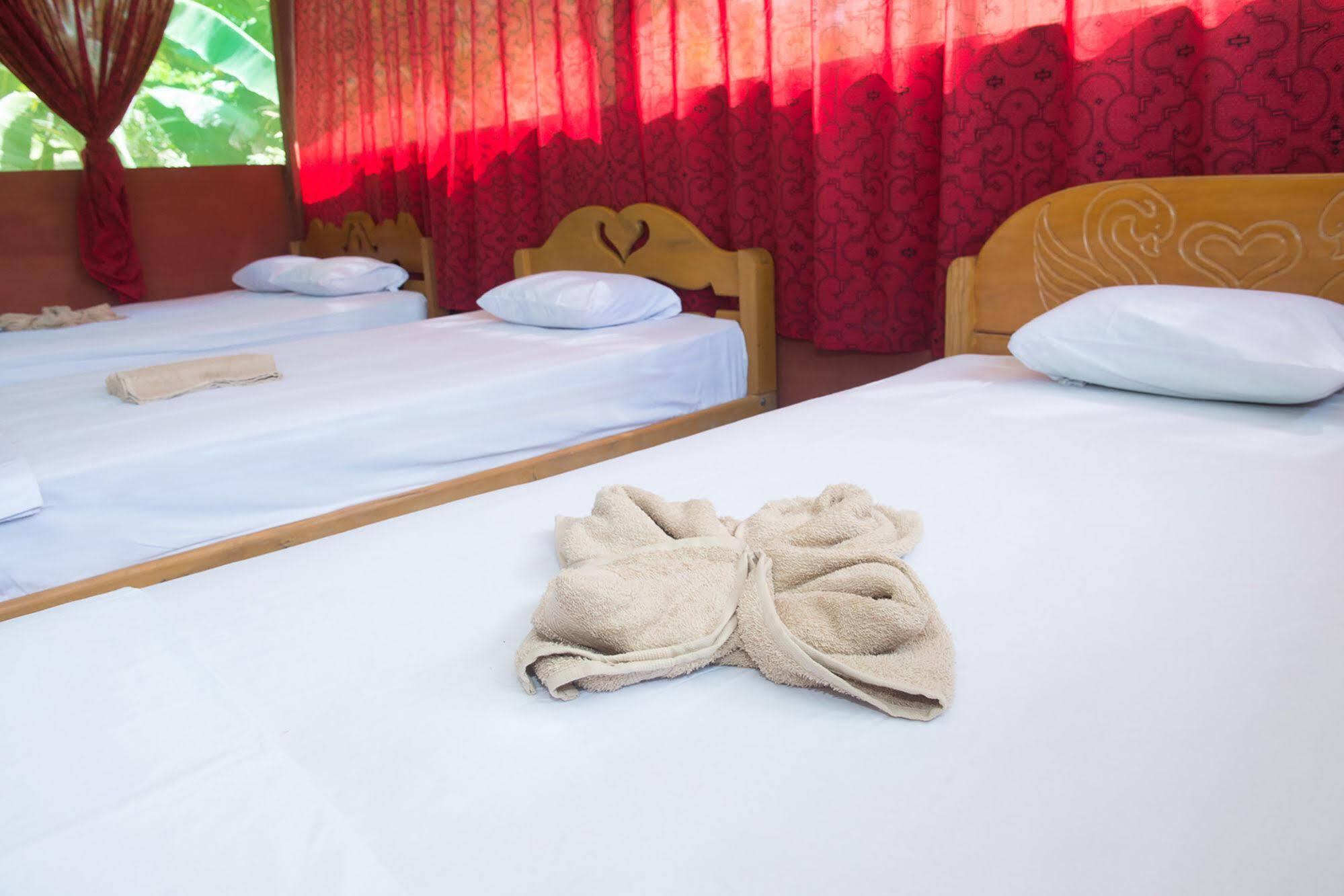 איקיטוס Maniti Expeditions Eco Lodge מראה חיצוני תמונה