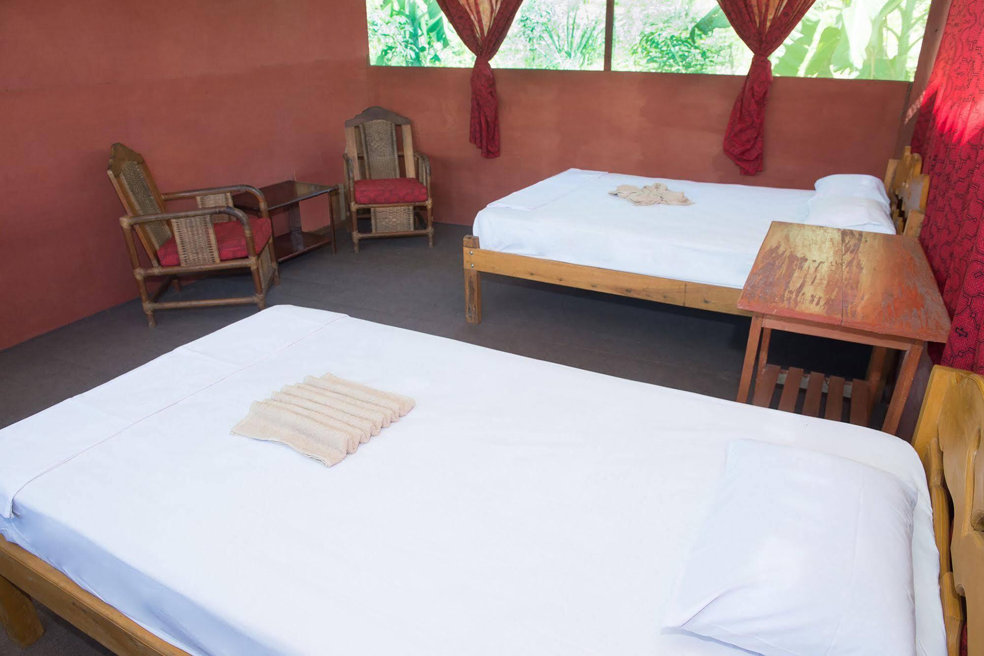 איקיטוס Maniti Expeditions Eco Lodge מראה חיצוני תמונה