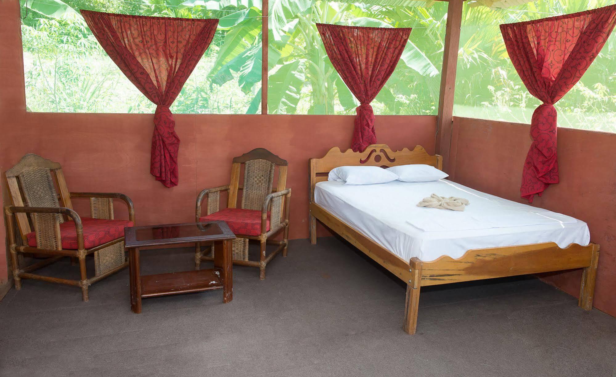 איקיטוס Maniti Expeditions Eco Lodge מראה חיצוני תמונה
